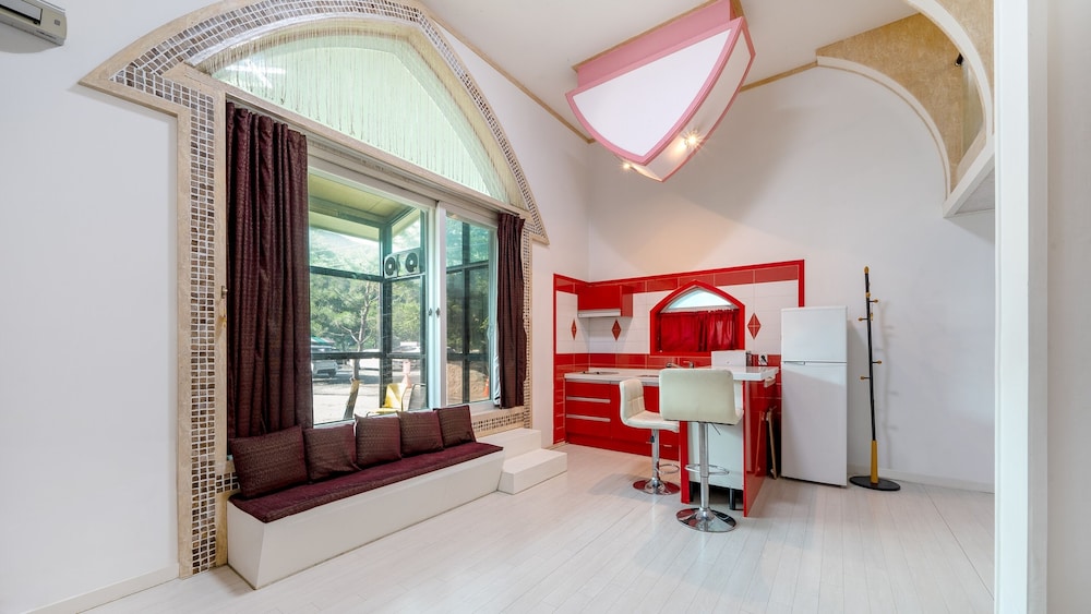 Basic Room, 1 Bedroom (A 103 (Pets Allowed)) - Photo 3