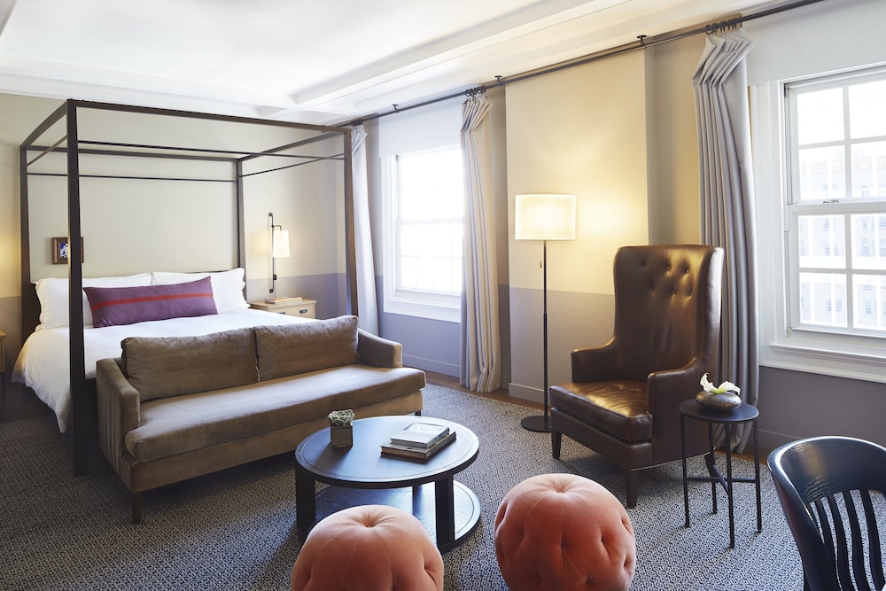 Deluxe Room, 1 King Bed (Tower Building) - Photo 1