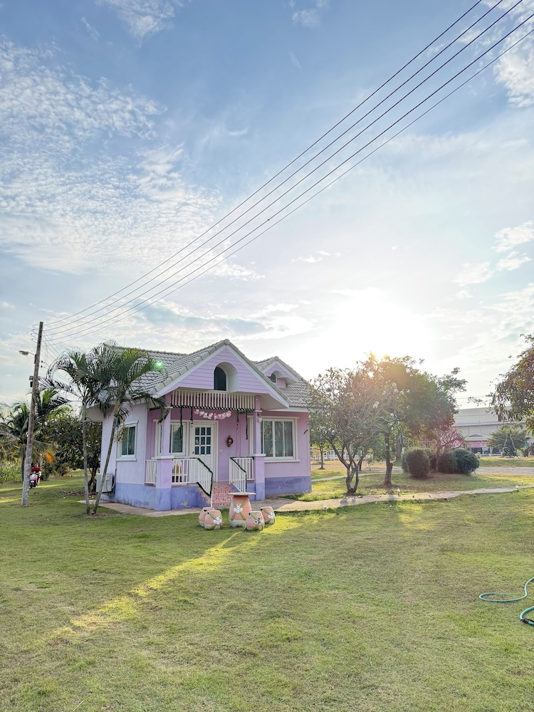 House, Multiple Beds, Patio, Garden View photo 1