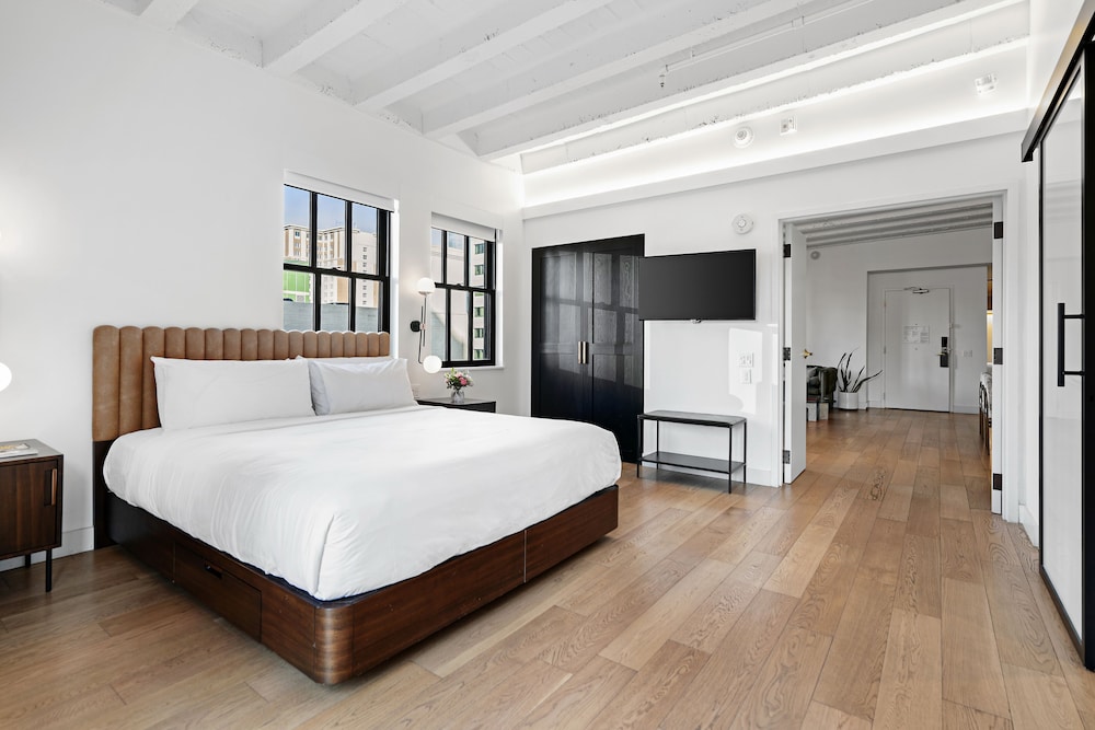 2 Bedroom Loft Suite, Penthouse, 1 King, 1 Queen, Terrace - Photo 4