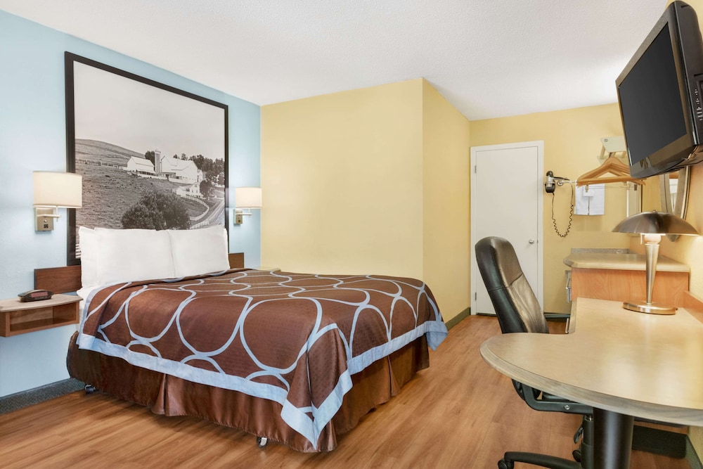 Room, 1 Queen Bed, Non Smoking - Photo 1
