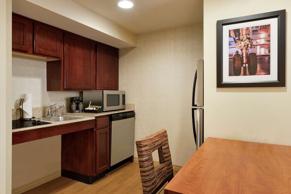 Suite, 2 Queen Beds, Accessible (Mobility & Hearing, Roll-in Shower) - Photo 5