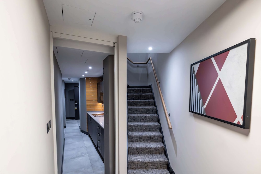 Deluxe Apartment, Kitchenette thumbnail 5