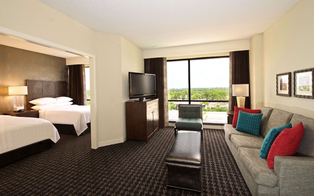 Suite, 2 Bedrooms - Photo 4