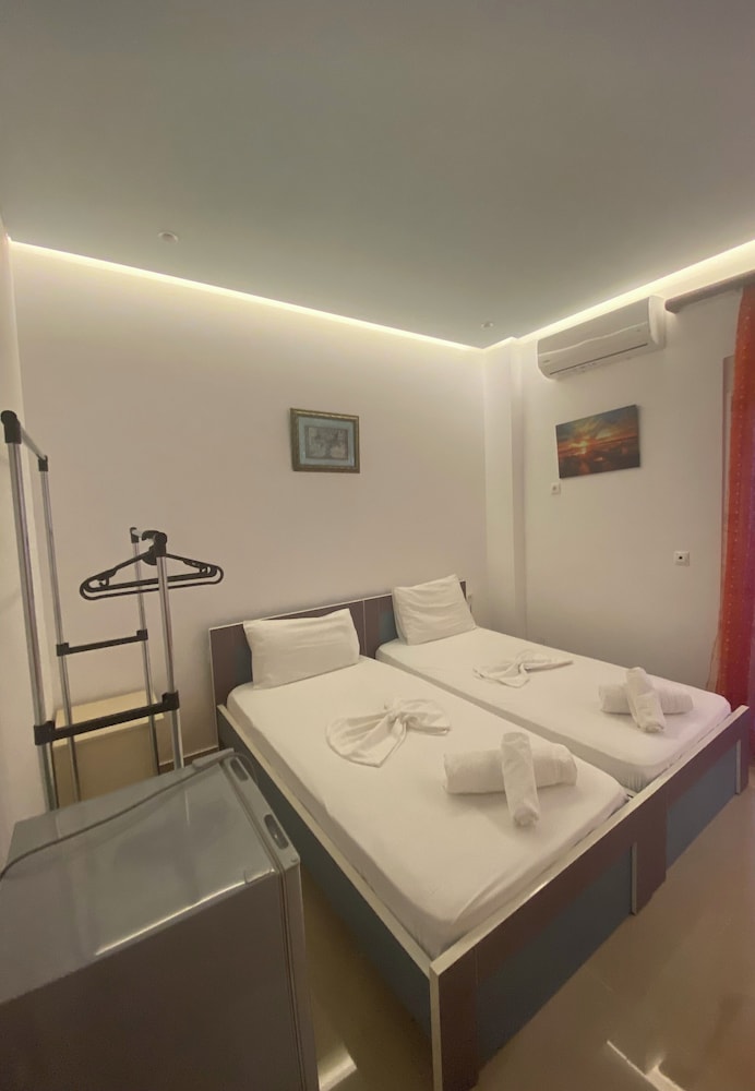 Economy Double Room photo 2