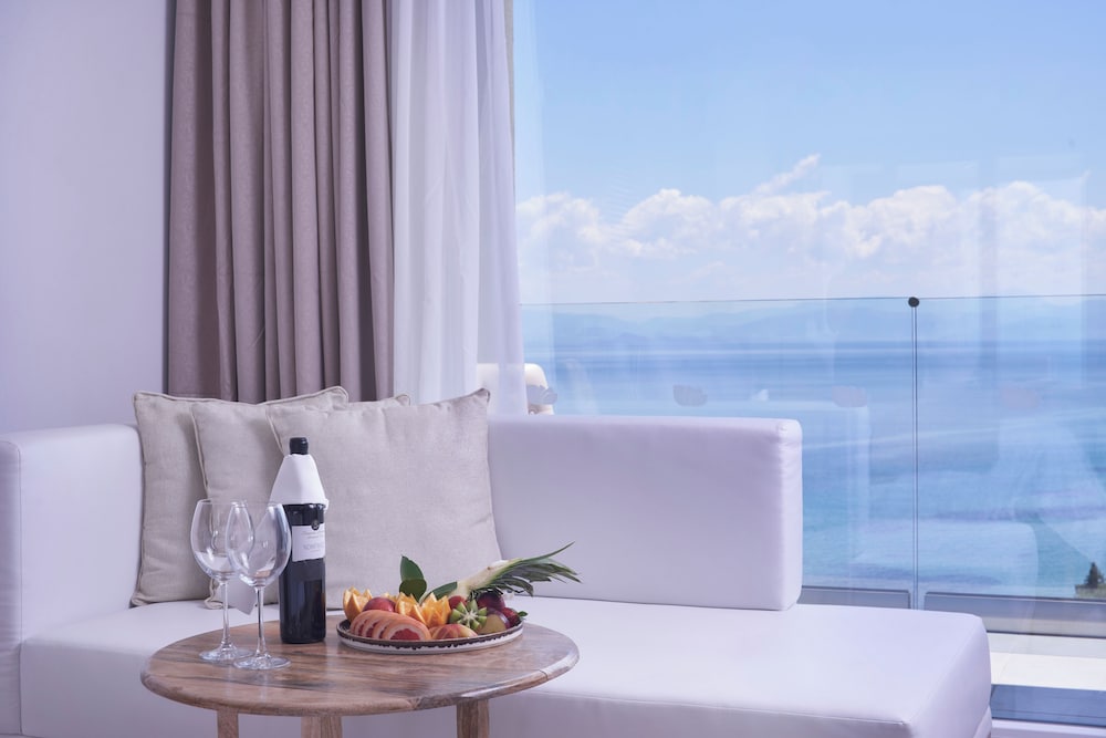 Superior Double Room with Sea View - Photo 5