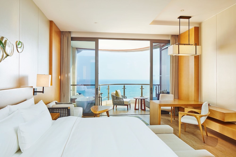 Room, 1 King Bed, Ocean View
