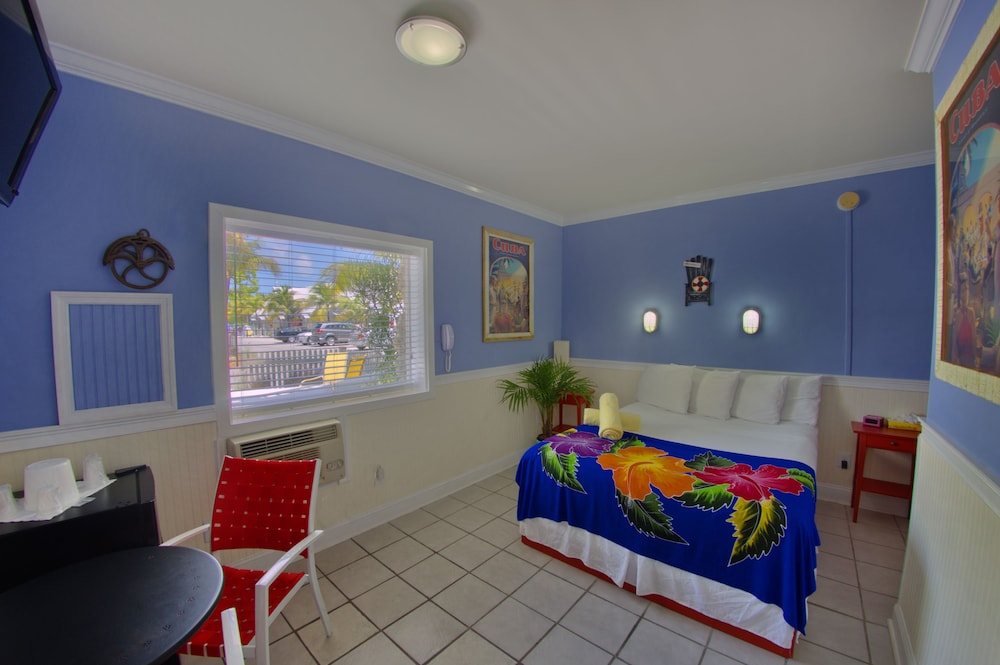 Deluxe Room, 1 Queen Bed, Accessible