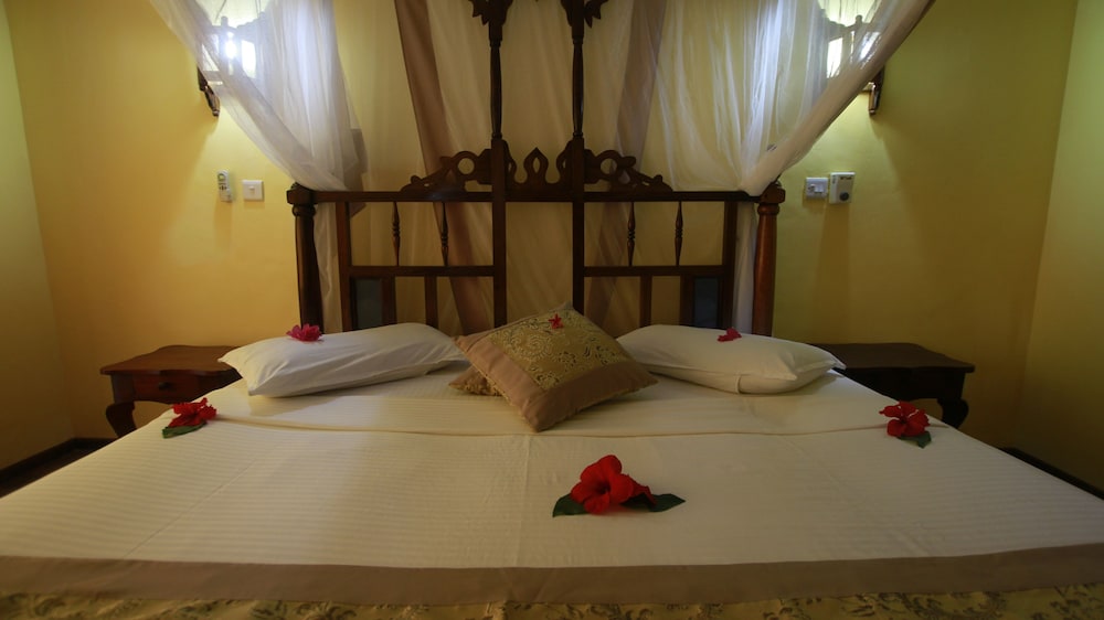 Economy Room, 1 Queen Bed, Garden View photo 3