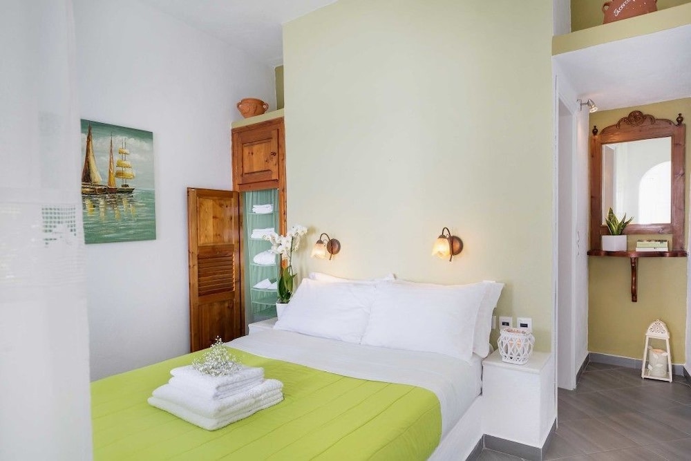 Superior Apartment with Caldera View - Photo 7
