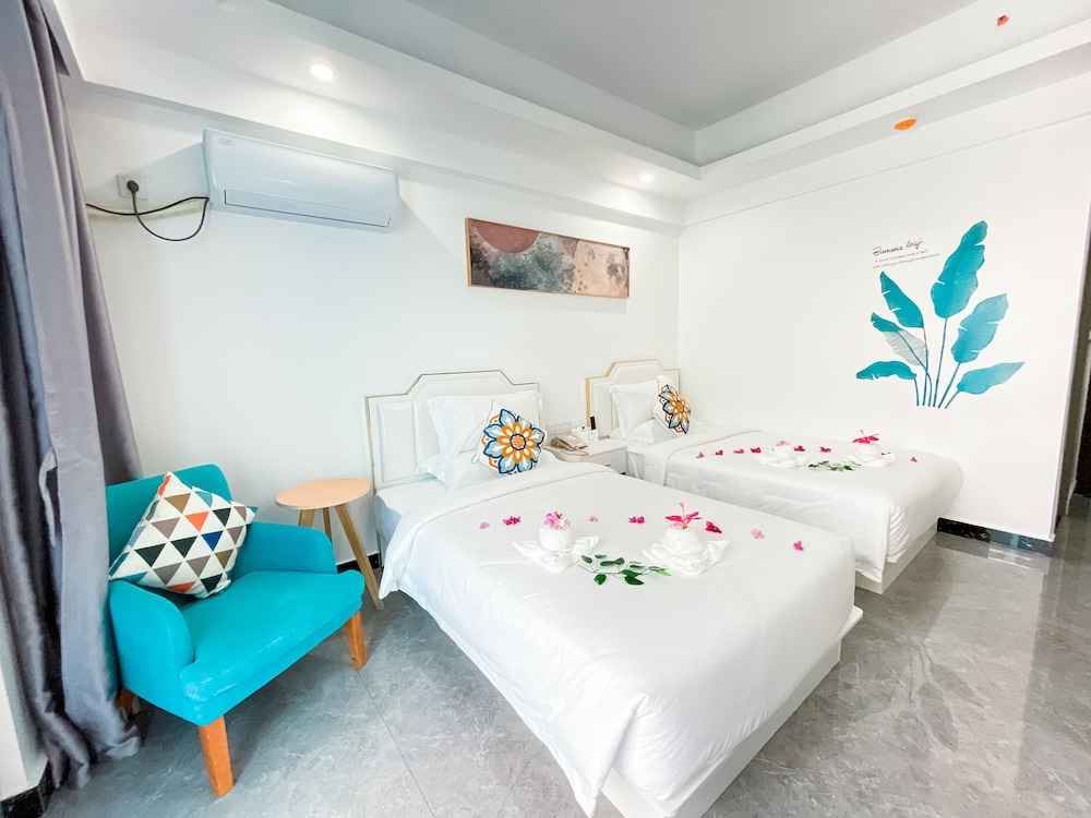 Deluxe Room, Pool Access - Photo 12