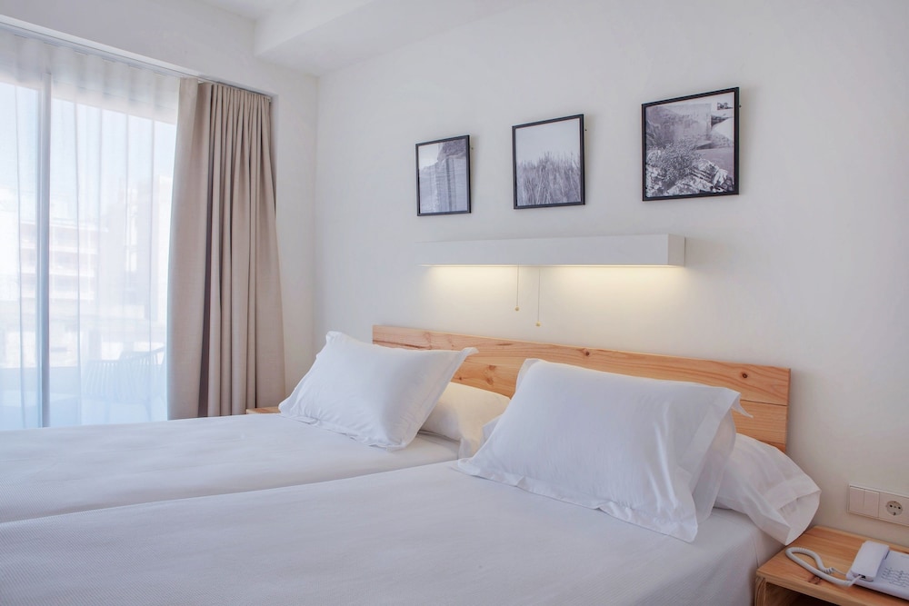 Double Room, Balcony - Photo 3