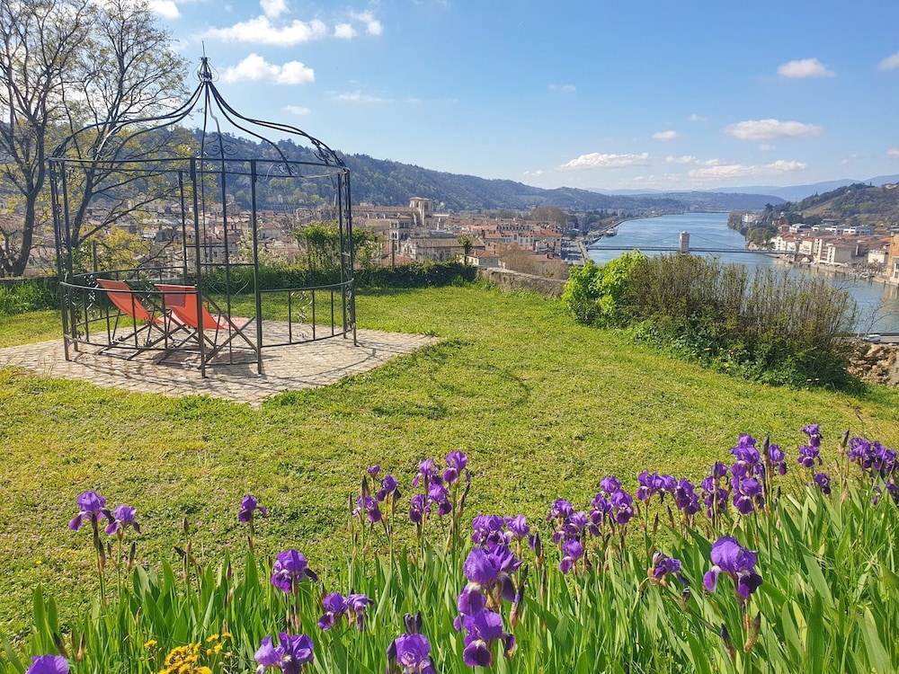 Apartment, River View