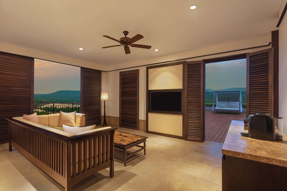 Presidential Suite, 1 King Bed, River View (Plunge Pool)