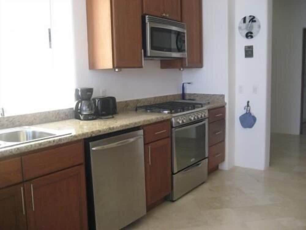 Family Condo, 2 Bedrooms, 2 Bathrooms, Ocean View photo 1