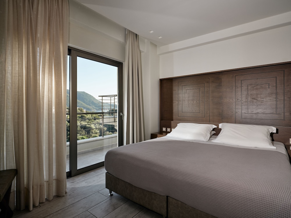 Double Suite & Sharing Terrace with Sea photo 2