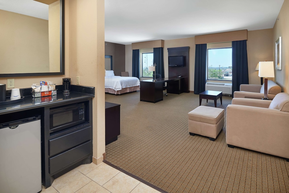 Suite, Two Queen Beds, Non-Smoking - Photo 6