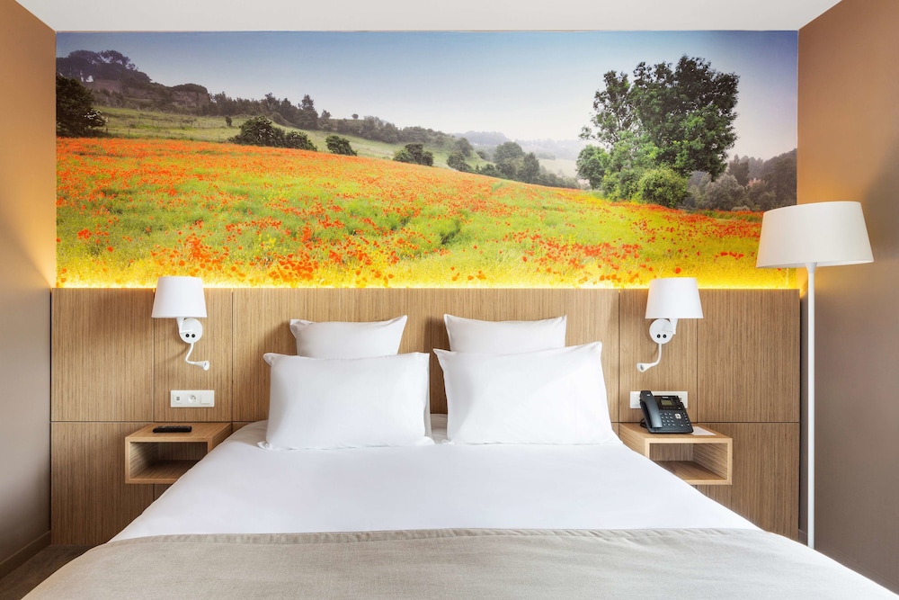 Standard Room, 2 Twin Beds, Non Smoking (Shower Only) - Photo 4