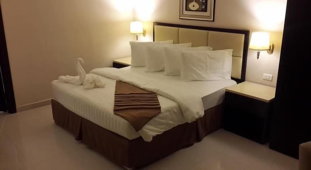 Deluxe Double Room, Pool View, Poolside photo 3
