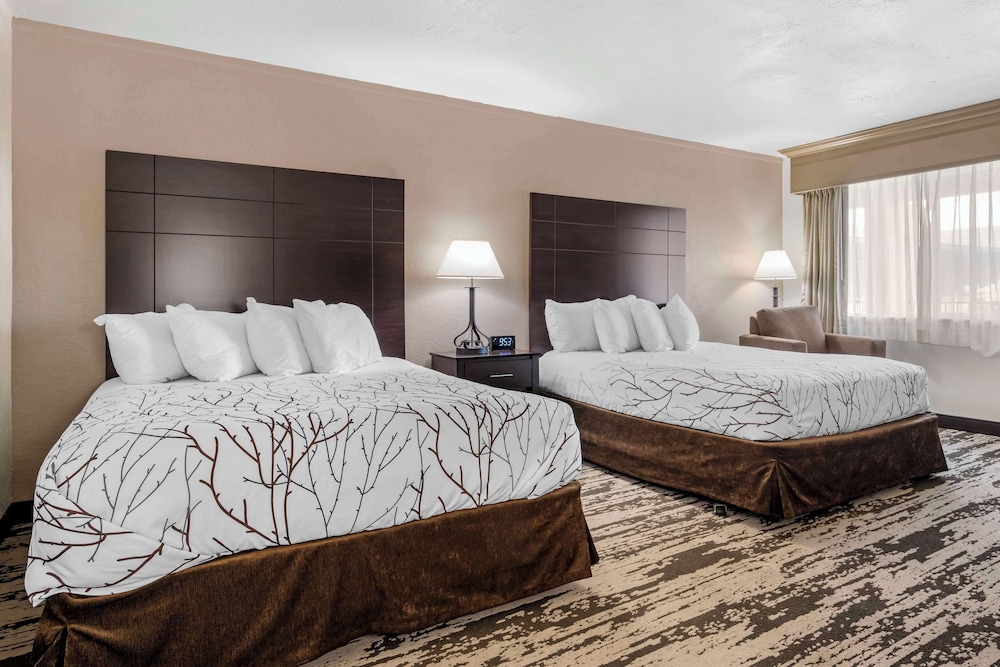Suite, 2 Queen Beds, Non Smoking, Patio (With Sofabed) - Photo 1