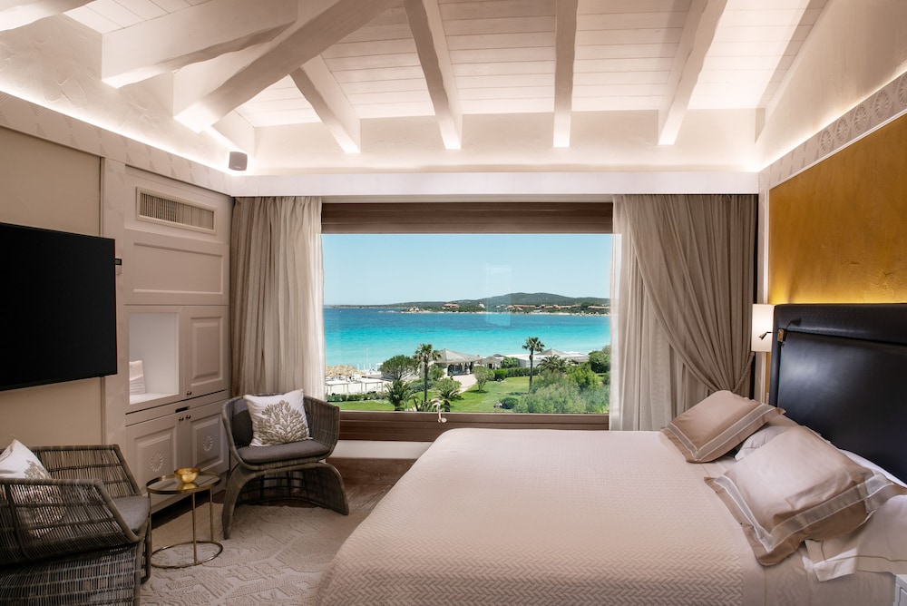 Signature Suite, Sea View - Photo 8