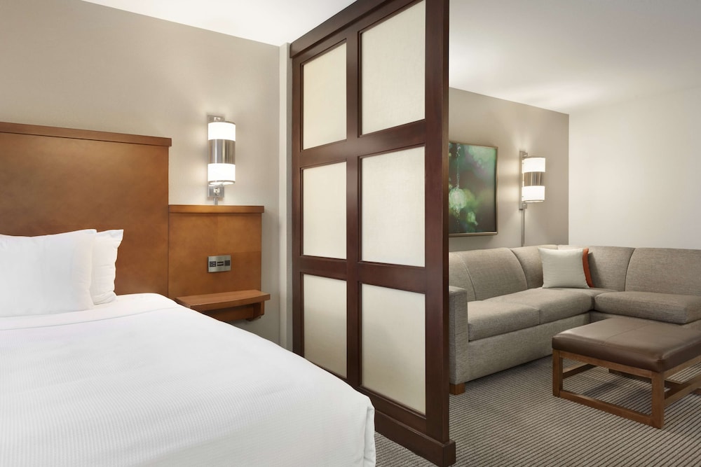 Room, 1 King Bed (High Floor) - Photo 3