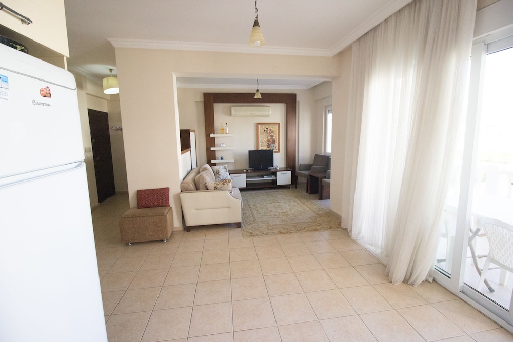 Apartment photo 2
