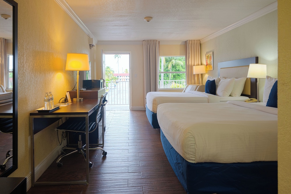 Premium Double Room, 2 Double Beds - Photo 16