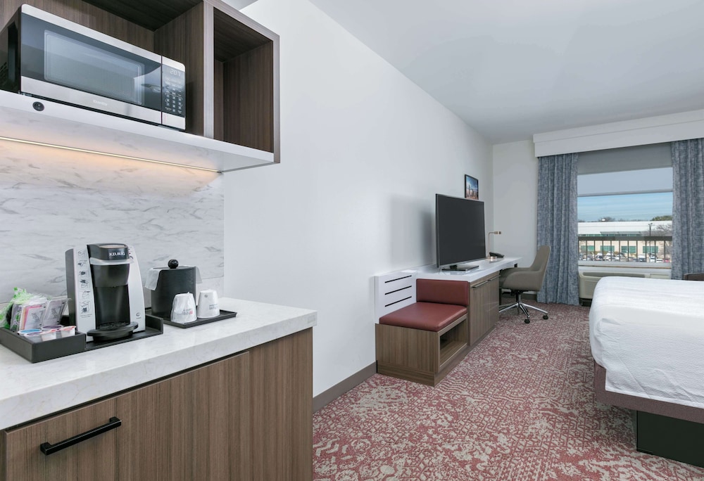 Room, 1 King Bed, Accessible - Photo 4