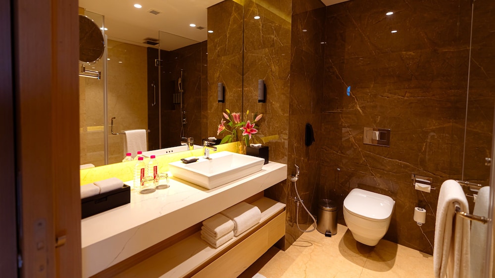 Studio Suite, 1 King Bed, City View - Photo 8