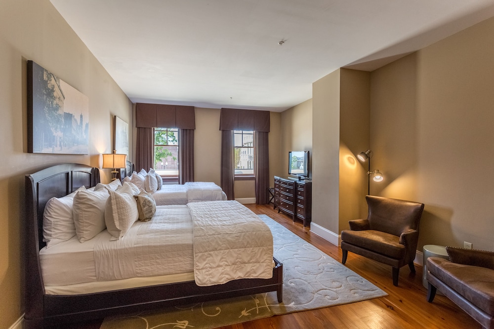 Standard Room, 2 Queen Beds (3)