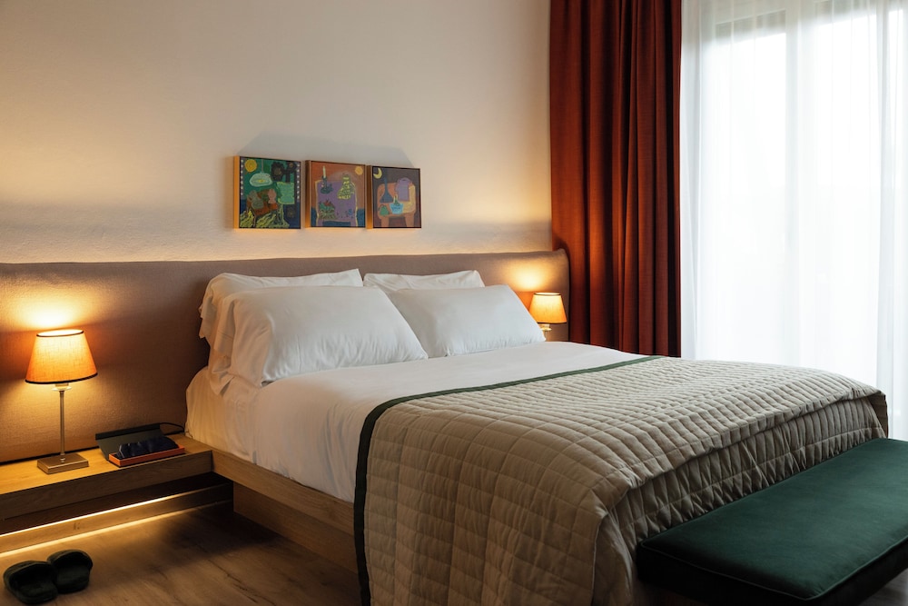 Deluxe Room - Photo 1
