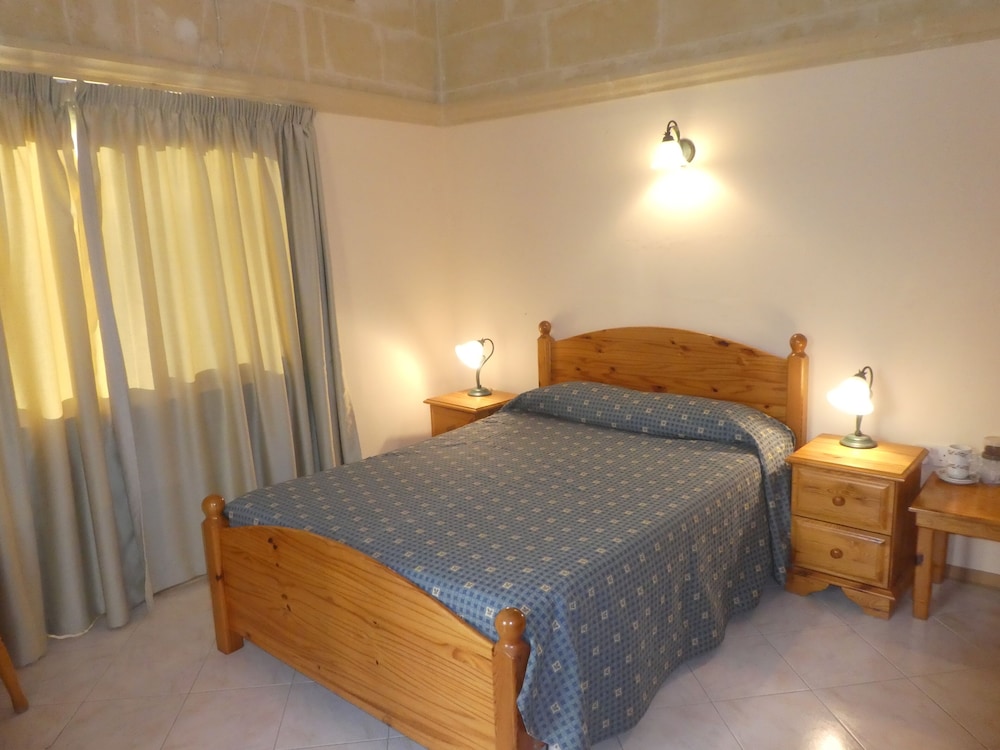 Double Bed Economy