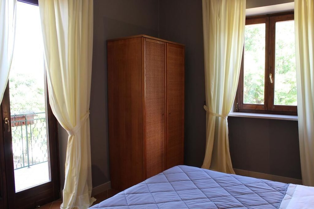 Double Room - Photo 5
