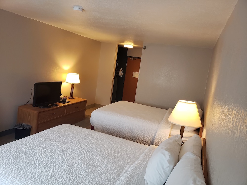 Room, 2 Queen Beds, Non Smoking - Photo 2