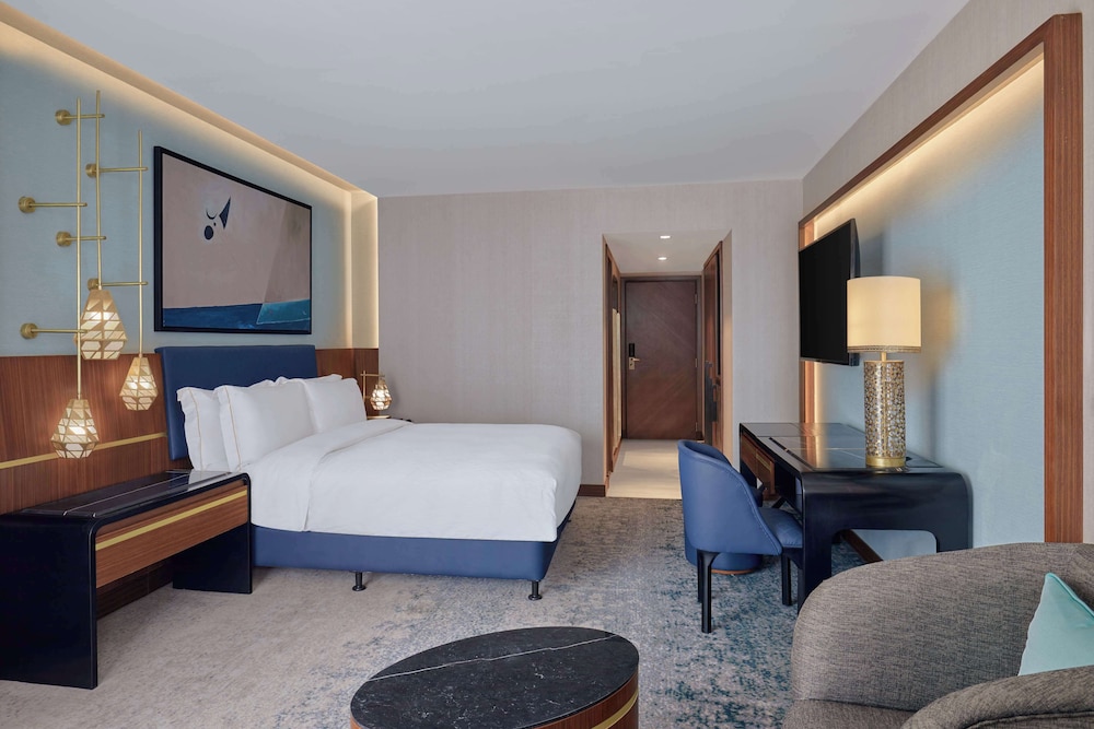 Deluxe Suite, 1 King Bed (Nile View)