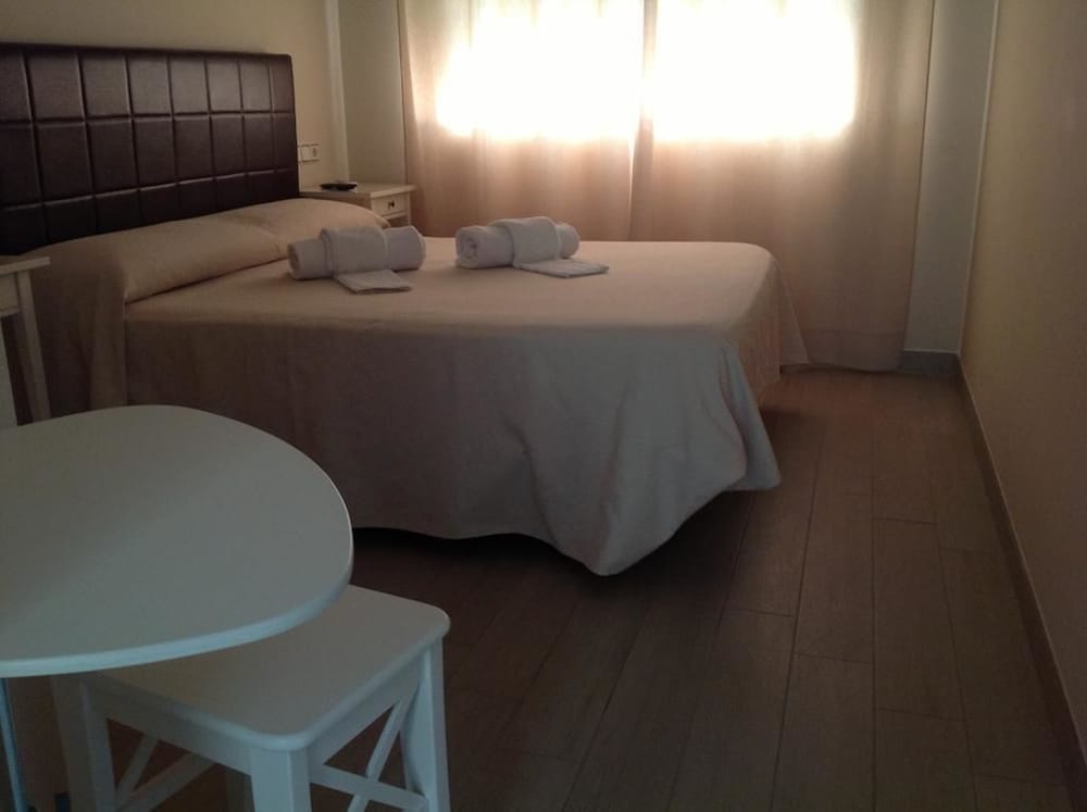 Economy Double Room photo 2