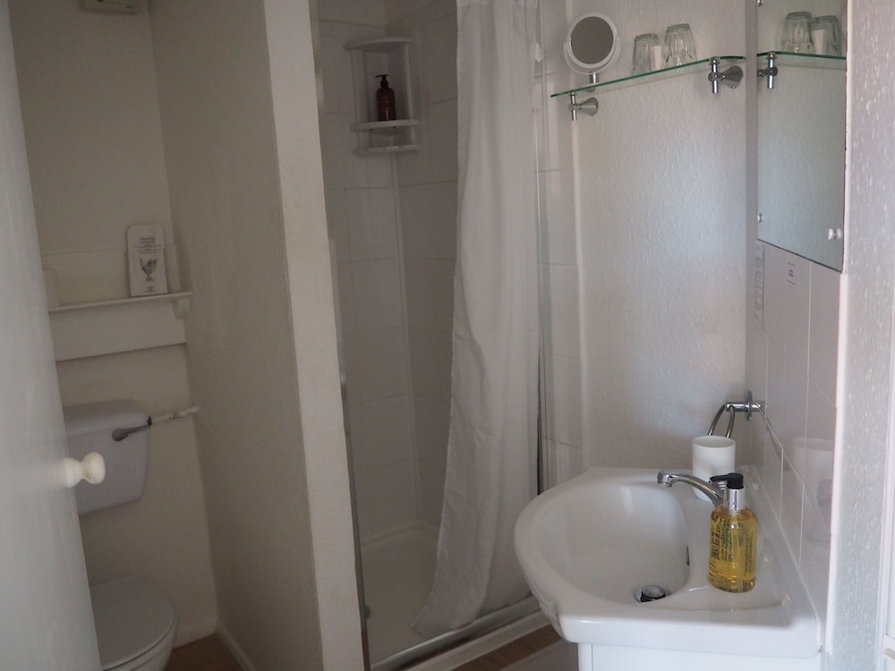 Suite, Ensuite (First Floor) photo 3