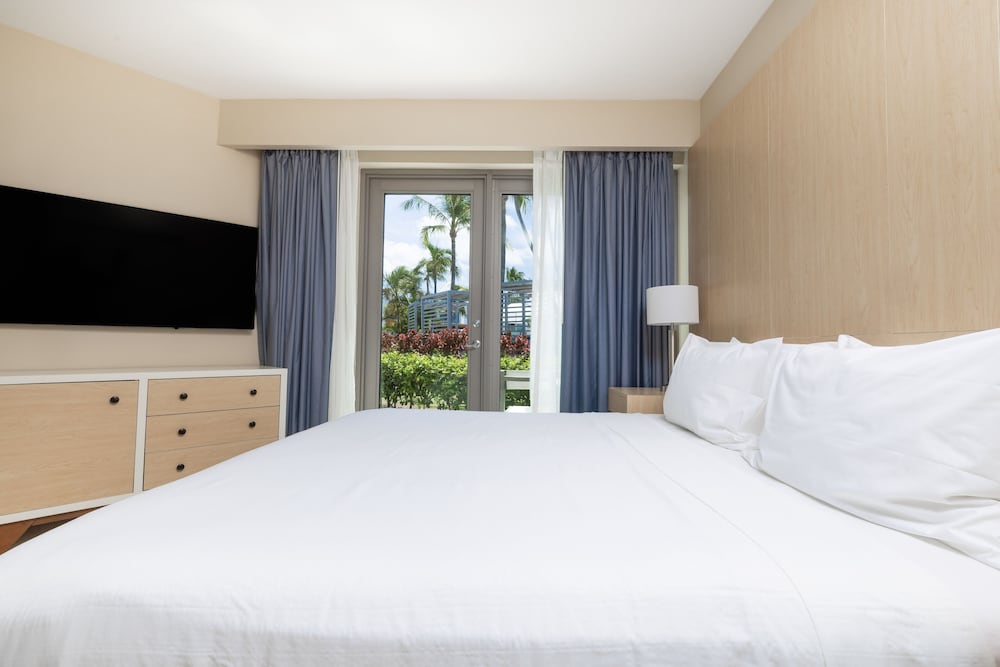 Room, 1 King Bed, Bathtub, Garden View (Shower) - Photo 6