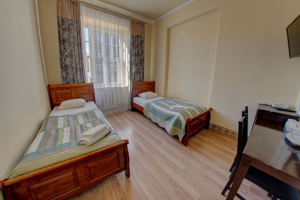 Twin Room, 2 Twin Beds - Photo 15