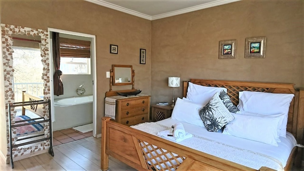 Honeymoon Room, Garden View photo 3