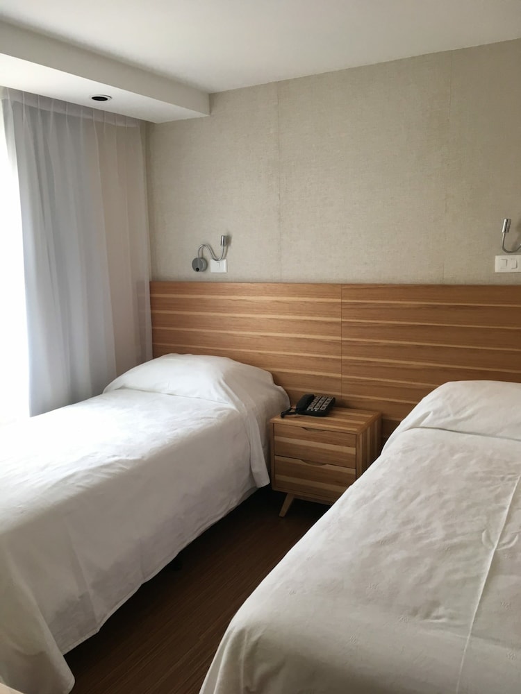 Premium Suite - Photo 4