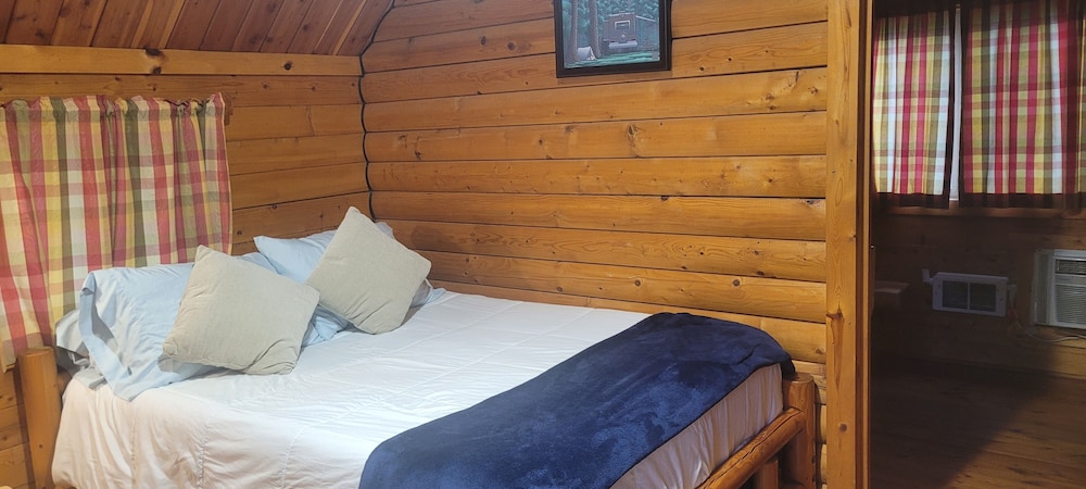 Standard Cabin photo 1