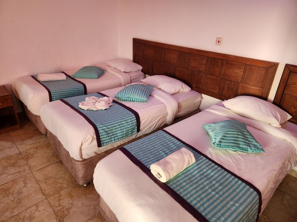 Deluxe Triple Room, 1 Bedroom, Pool View, Poolside photo 2