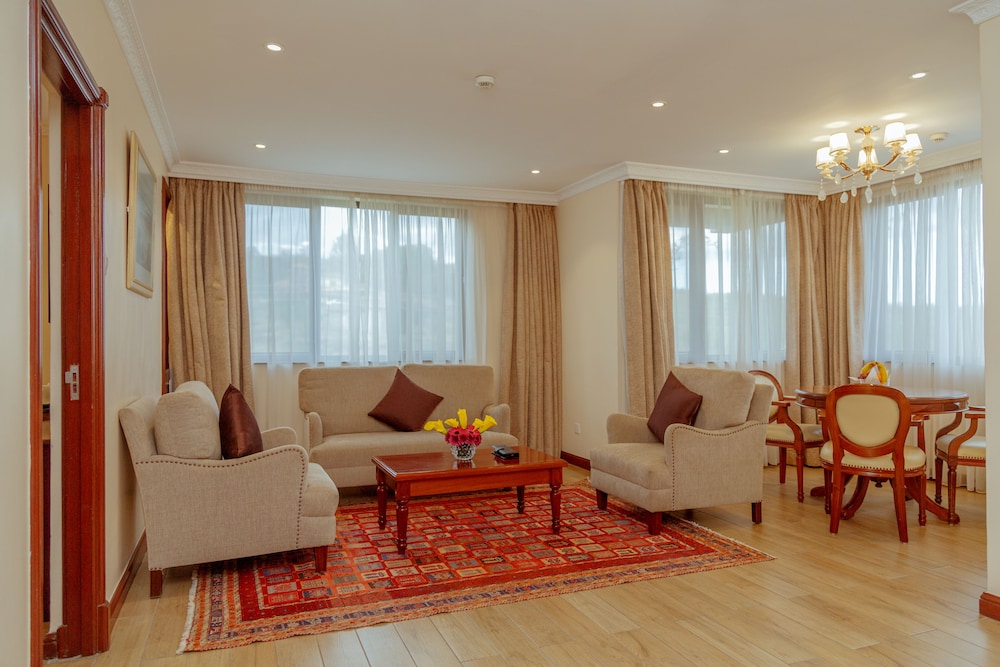 Woodlands State Suite photo 3