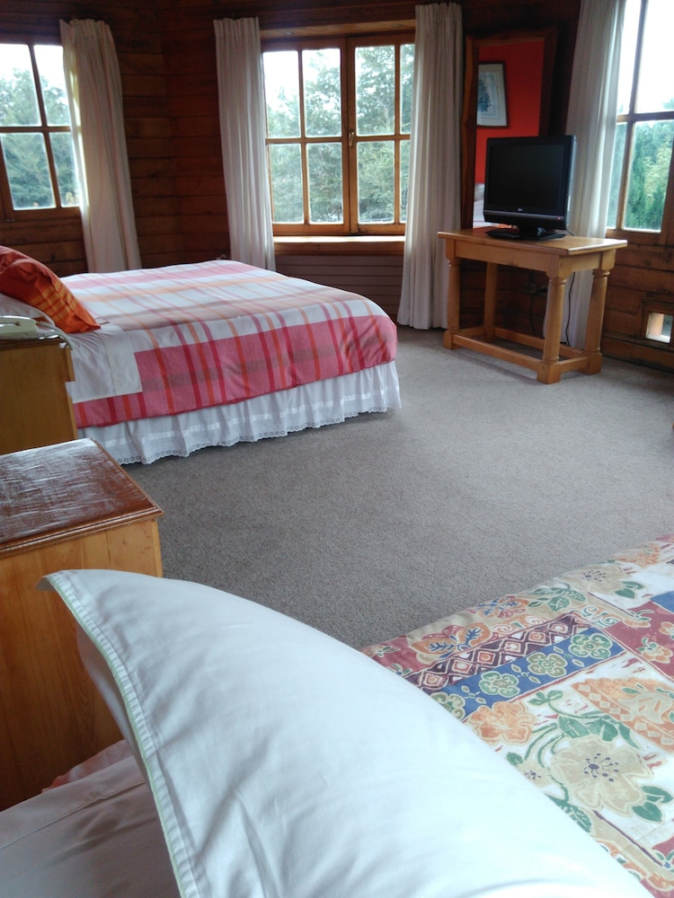 Triple room with 1 double and 1 single bed photo 3