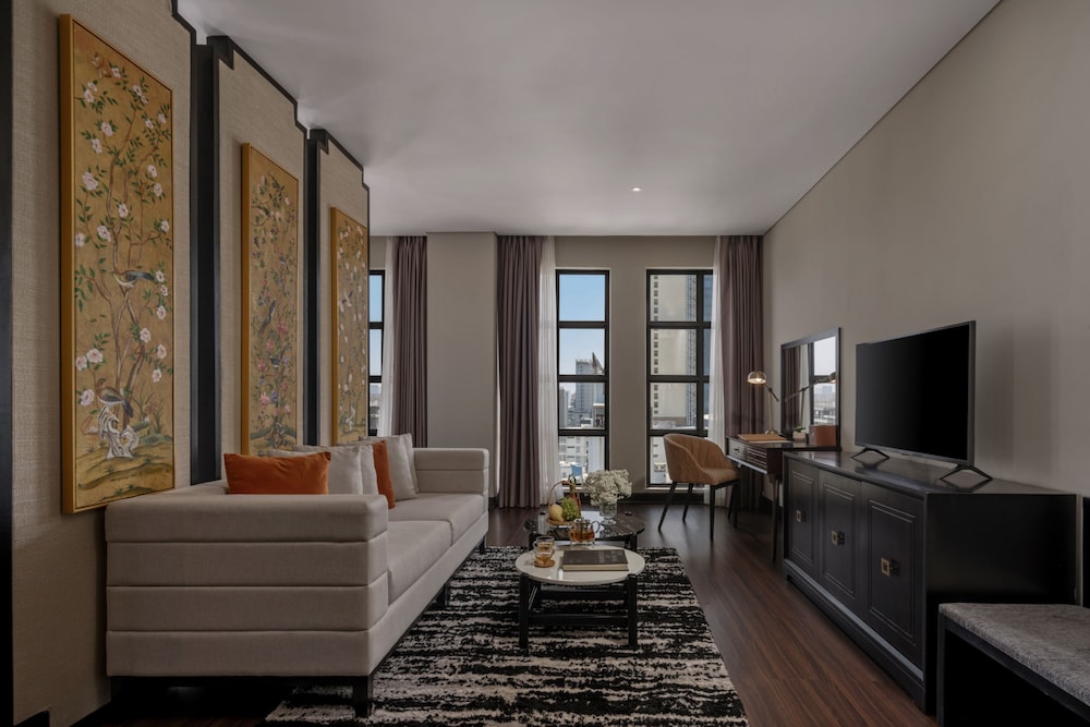Signature Suite, Bathtub, City View with afternoon tea daily photo 3
