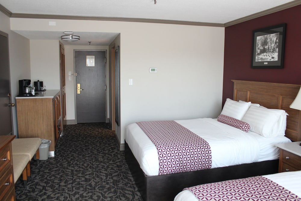 Standard Room, 2 Queen Beds - Photo 2