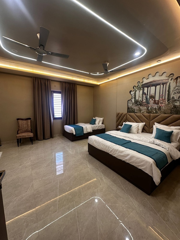 Luxury Triple Room
