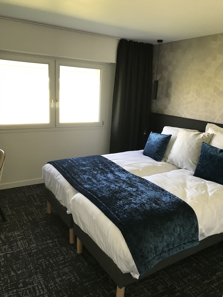 Comfort Room, 1 Queen Bed, Non Smoking (Twin bed on request) - Photo 11